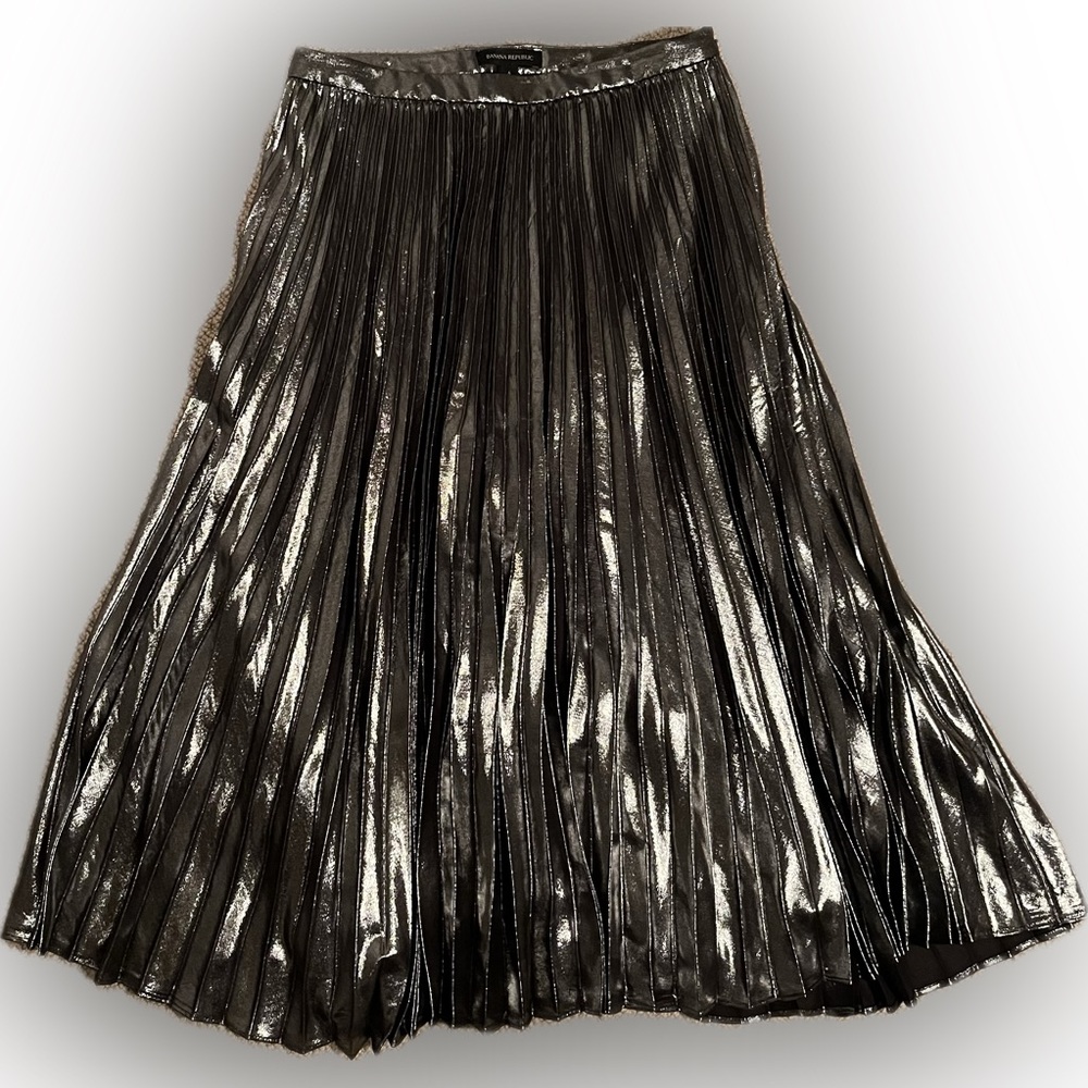Silver fun skirt. Banana republic.